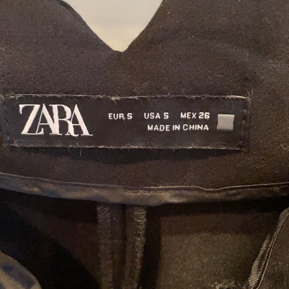 Zara high waisted plants. Black. - Picture 9 of 11